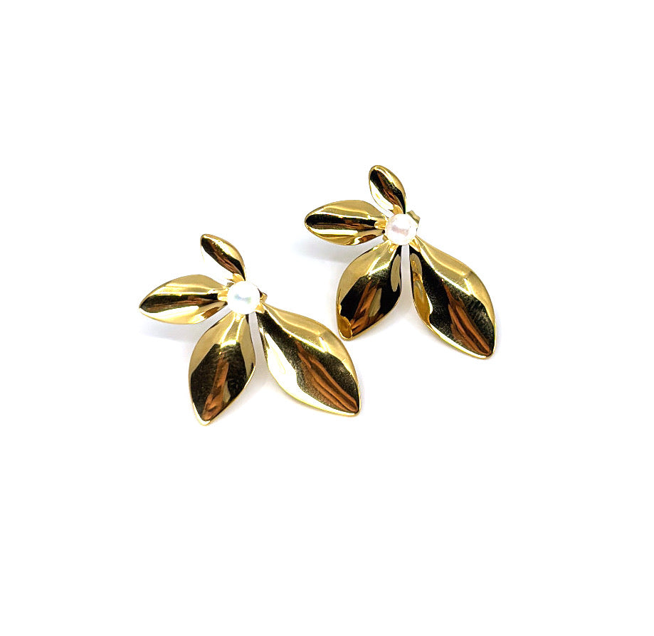 Petal Pearl Earrings